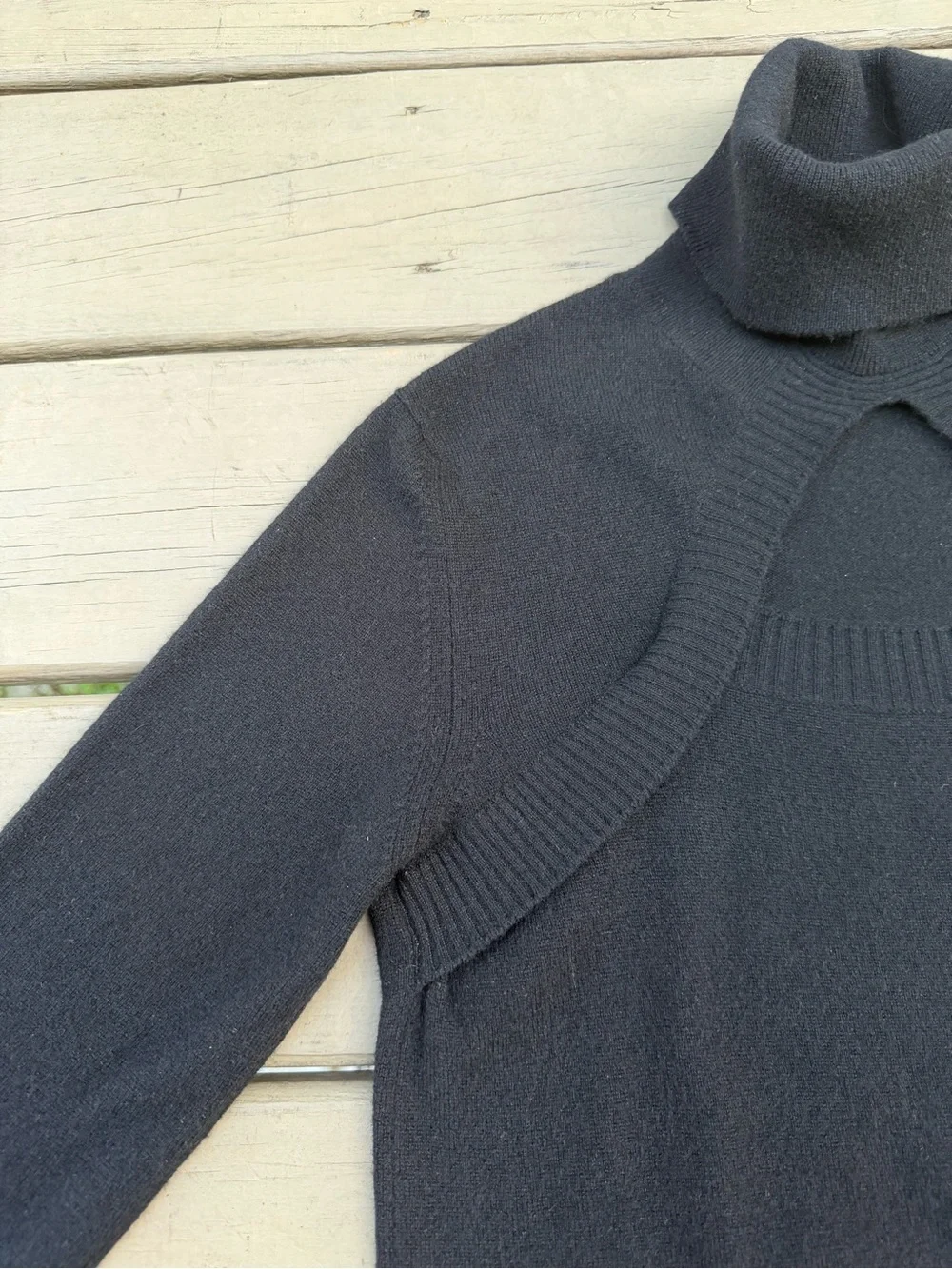 CHANEL Black Turtleneck Long Sleeve Cashmere Sweater size 40